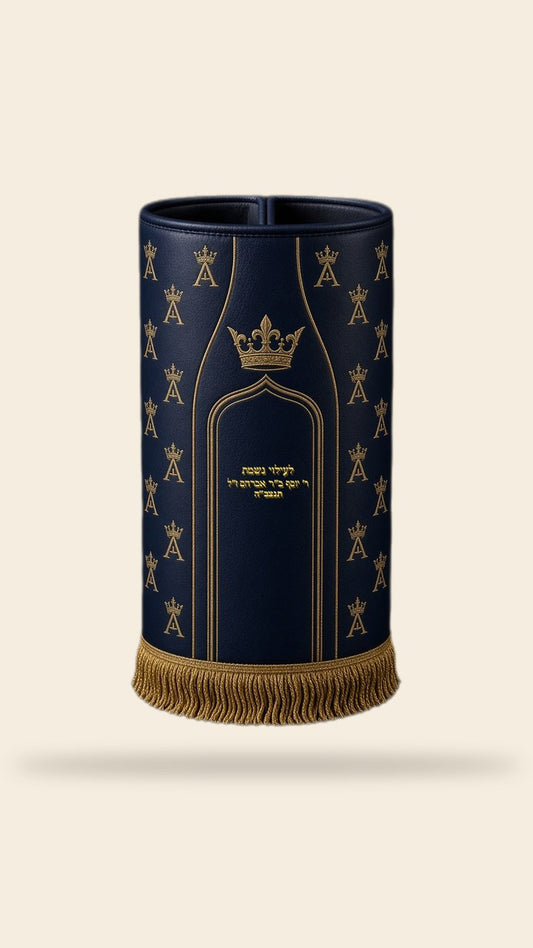 מעיל לספר תורה – דגם מונוגרם רויאל, כחול וזהב